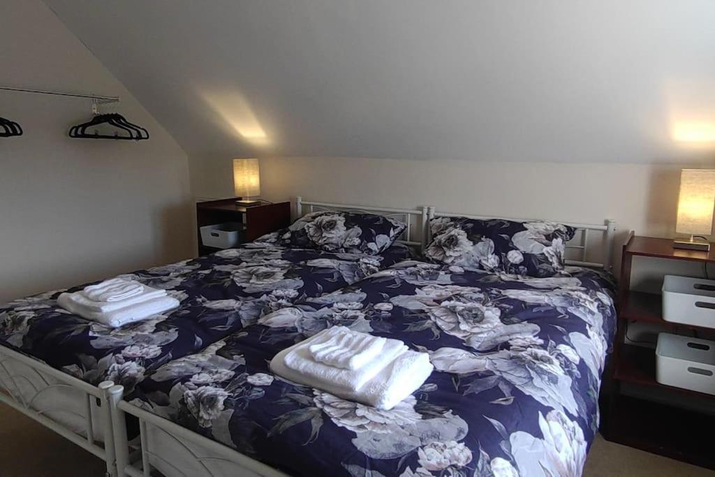 Lyndale House - North Suburbs Holiday home *